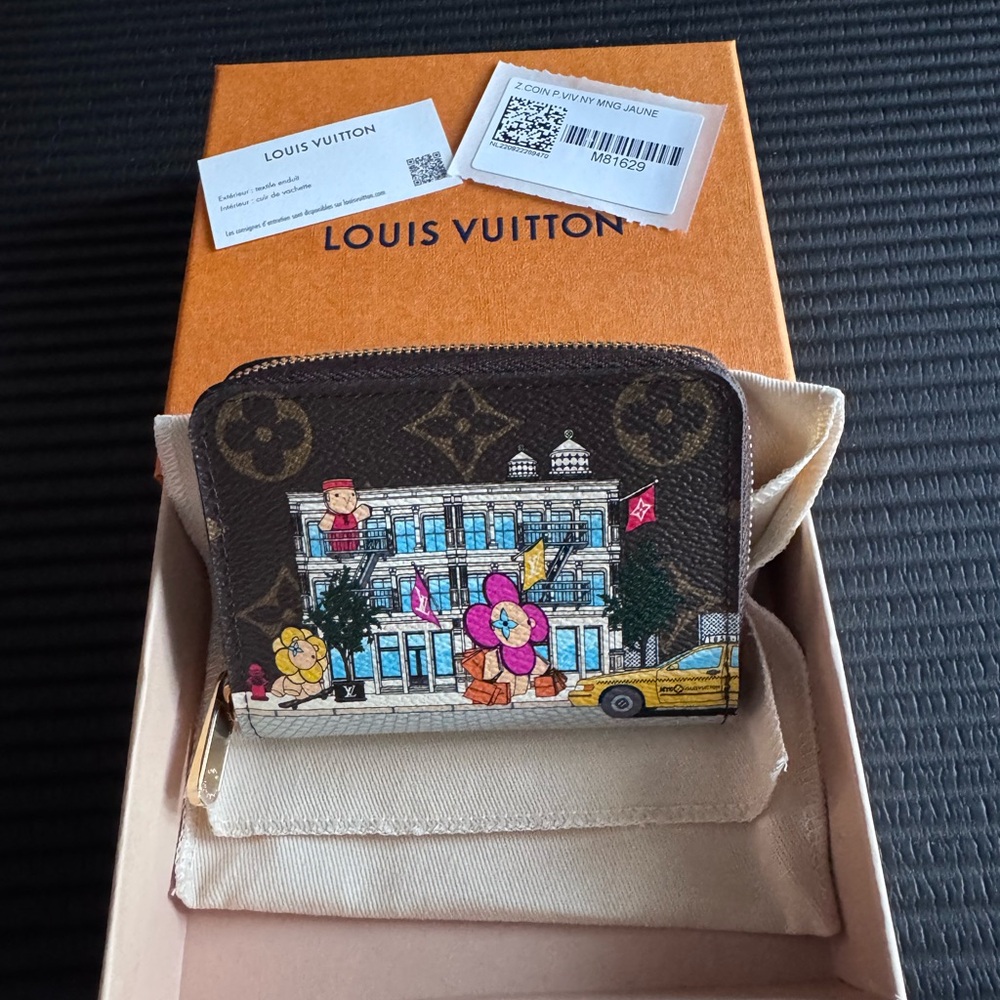 Brand NEW! Louis Vuitton M81629 Monogram Christmas Animation NY Zippy Coin Purse